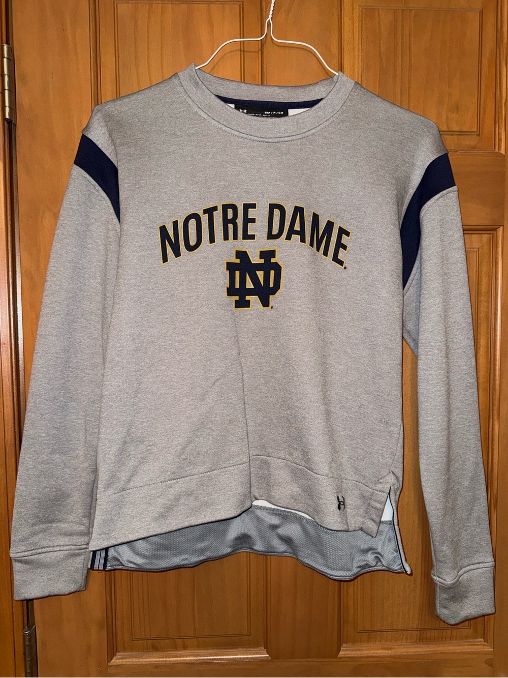 Notre Dame Women’s Gray Crewneck Sweatshirt with Navy Accents